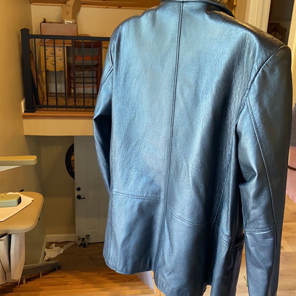 Leather jacket - Picture 3 of 3